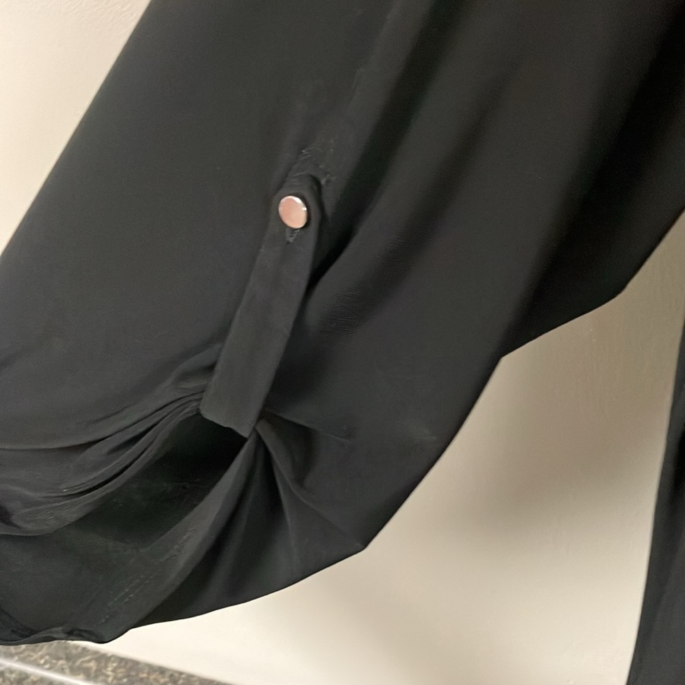 3/$15 ❤️ Cato 22/24 black V neck shirt with tie front and tab sleeve - Picture 3 of 8